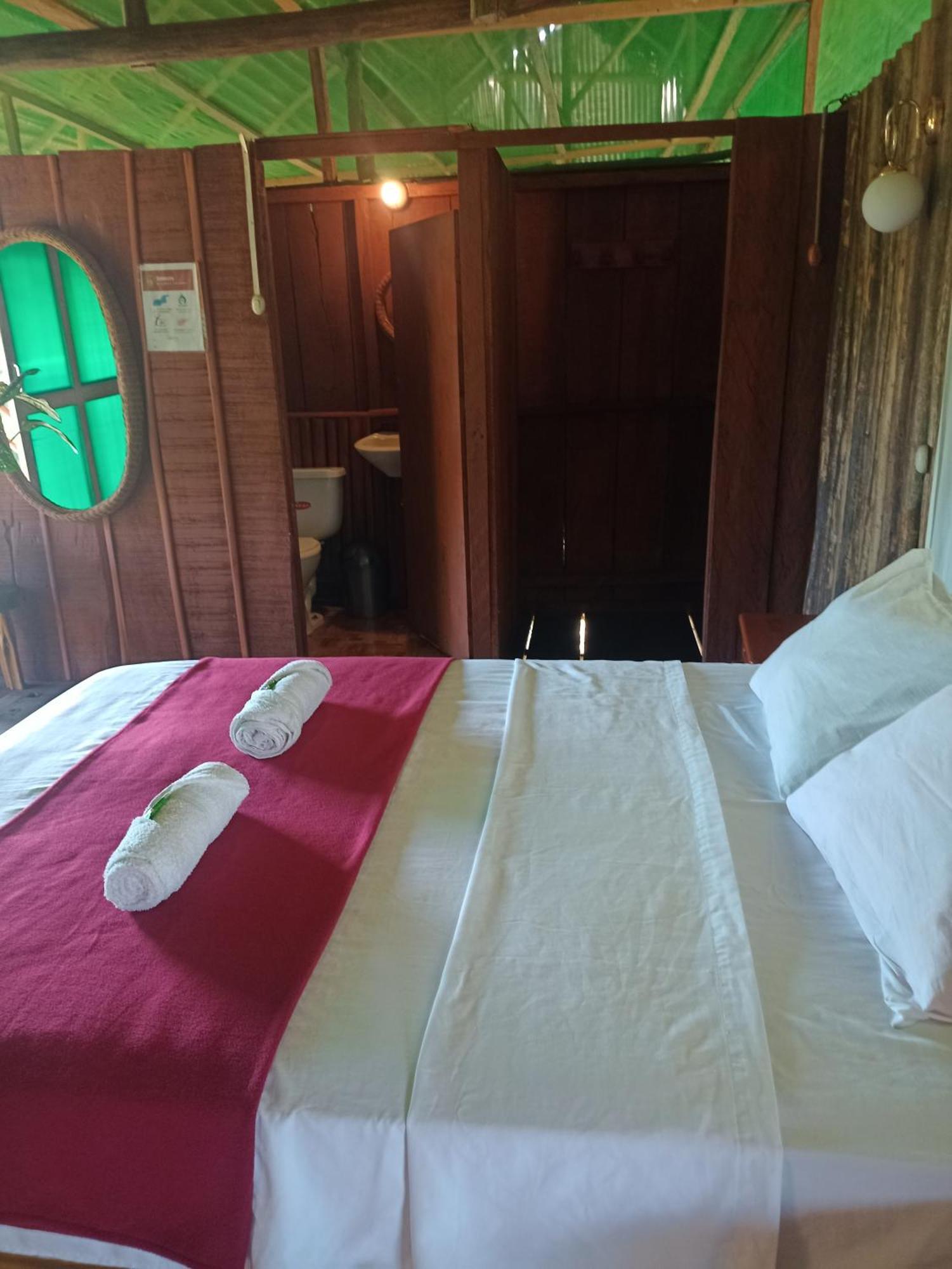 Casa Kukama Lodge Iquitos Exteriör bild